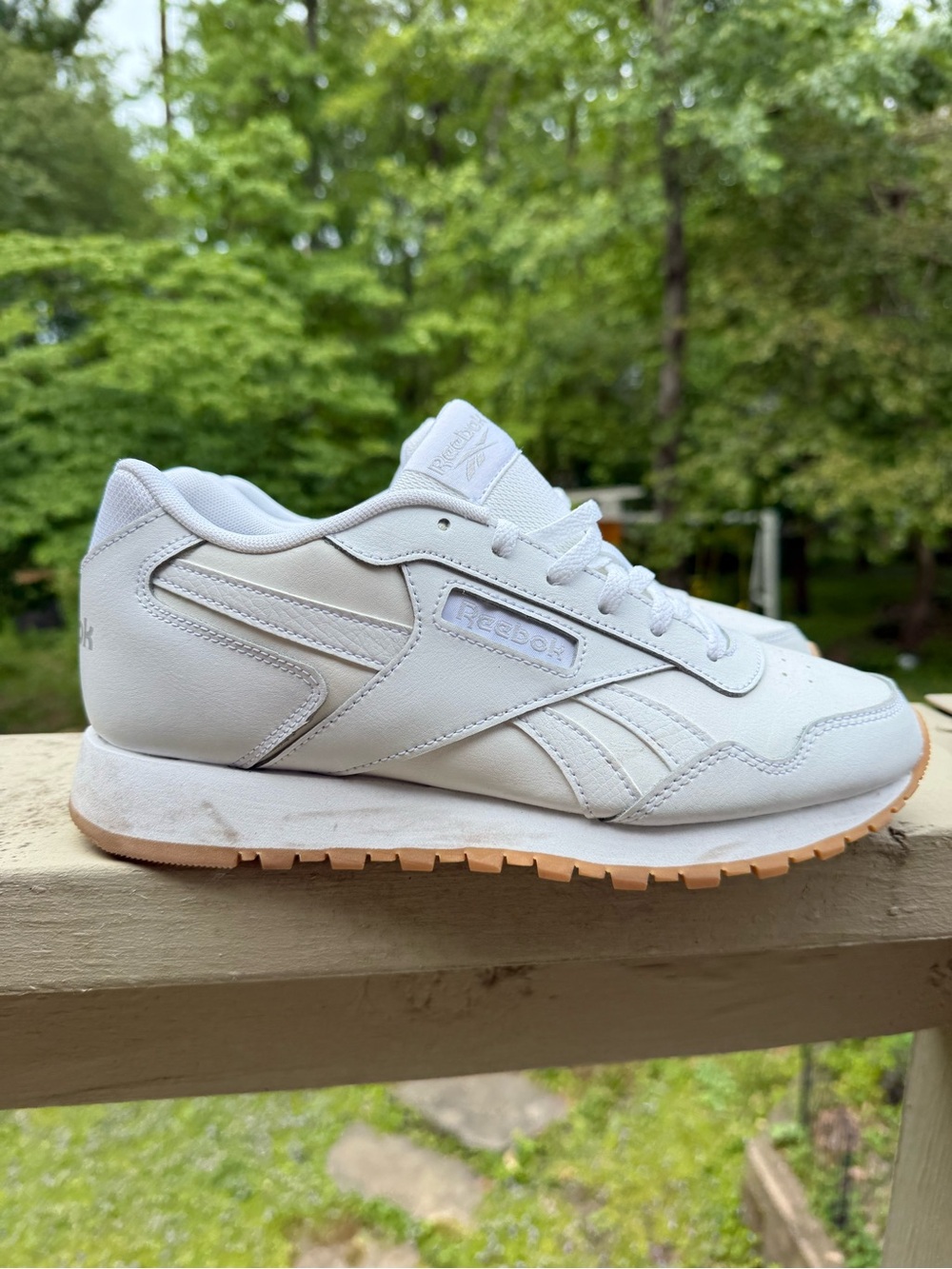 LIKE NEW Reebok White Leather Women's Sneaker with Gum Outsole